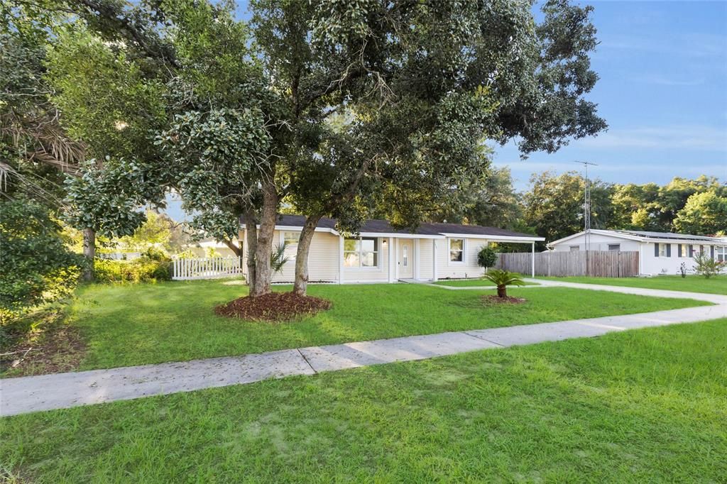 Activo con contrato: $155,900 (2 camas, 2 baños, 1025 Pies cuadrados)