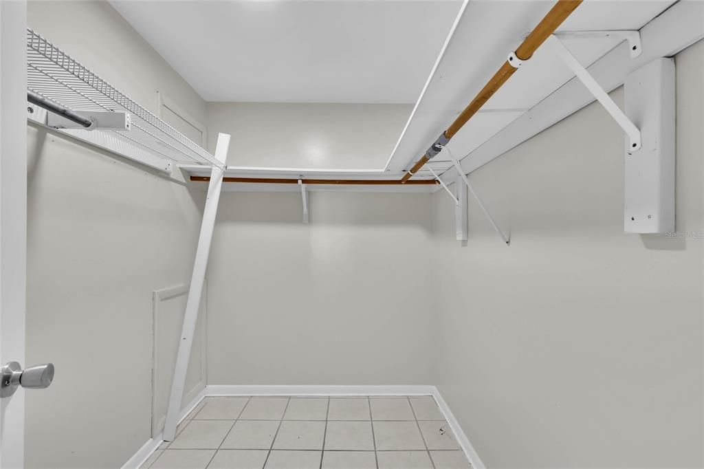 Activo con contrato: $155,900 (2 camas, 2 baños, 1025 Pies cuadrados)