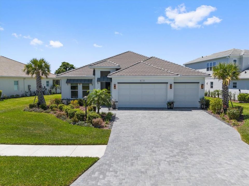 For Sale: $1,325,000 (3 beds, 2 baths, 2451 Square Feet)
