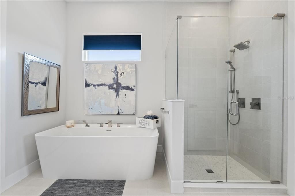 For Sale: $1,325,000 (3 beds, 2 baths, 2451 Square Feet)