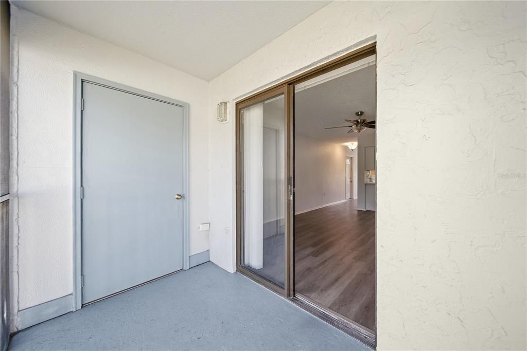 В аренду: $1,800 (2 спален, 1 ванн, 960 Квадратных фут)