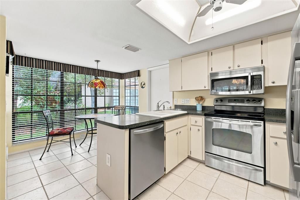 En Venta: $249,000 (2 camas, 2 baños, 1268 Pies cuadrados)