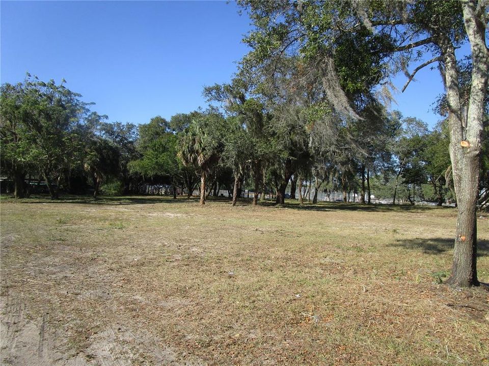 En Venta: $1,600,000 (1.25 acres)