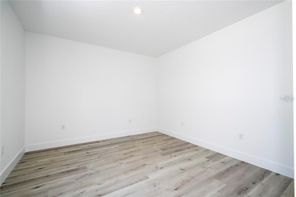 En Venta: $465,000 (4 camas, 2 baños, 1861 Pies cuadrados)