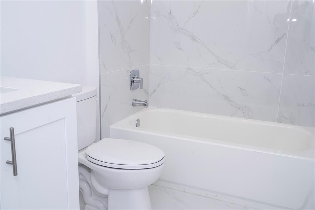 En Venta: $465,000 (4 camas, 2 baños, 1861 Pies cuadrados)