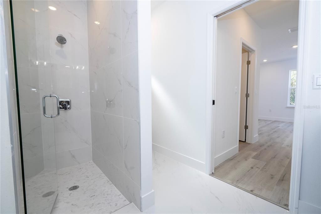 En Venta: $465,000 (4 camas, 2 baños, 1861 Pies cuadrados)