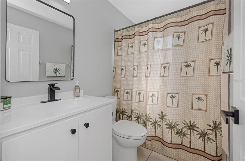 Activo con contrato: $270,000 (3 camas, 2 baños, 1272 Pies cuadrados)