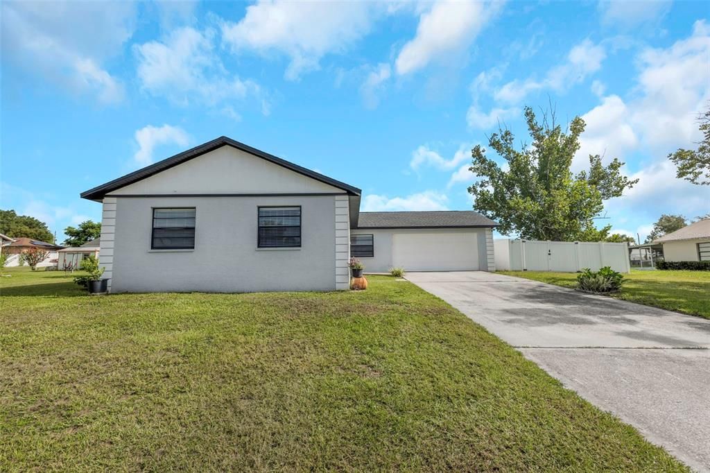 Activo con contrato: $270,000 (3 camas, 2 baños, 1272 Pies cuadrados)