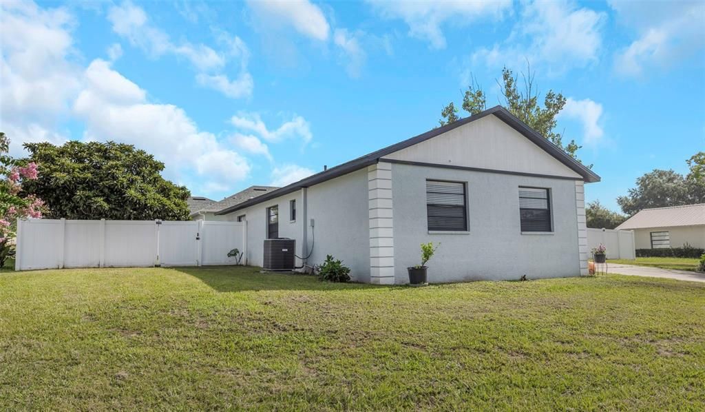 Activo con contrato: $270,000 (3 camas, 2 baños, 1272 Pies cuadrados)