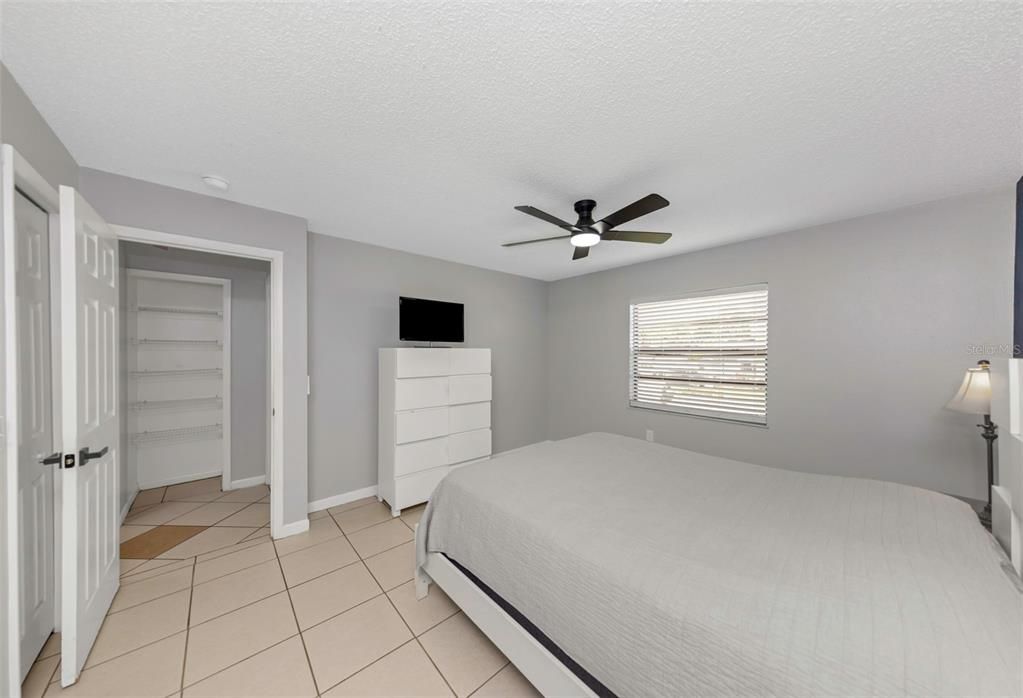 Activo con contrato: $270,000 (3 camas, 2 baños, 1272 Pies cuadrados)