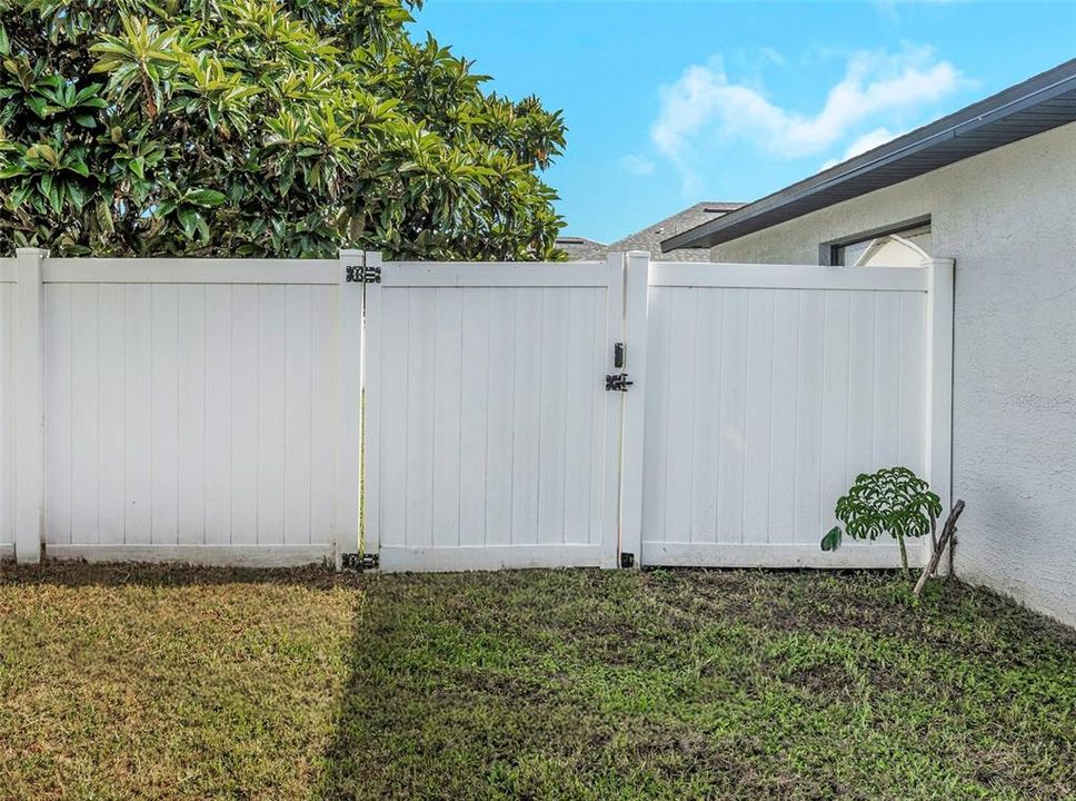 Activo con contrato: $270,000 (3 camas, 2 baños, 1272 Pies cuadrados)