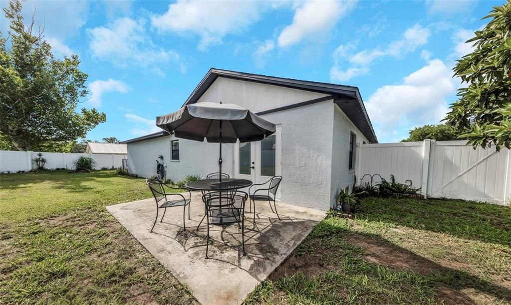 Activo con contrato: $270,000 (3 camas, 2 baños, 1272 Pies cuadrados)