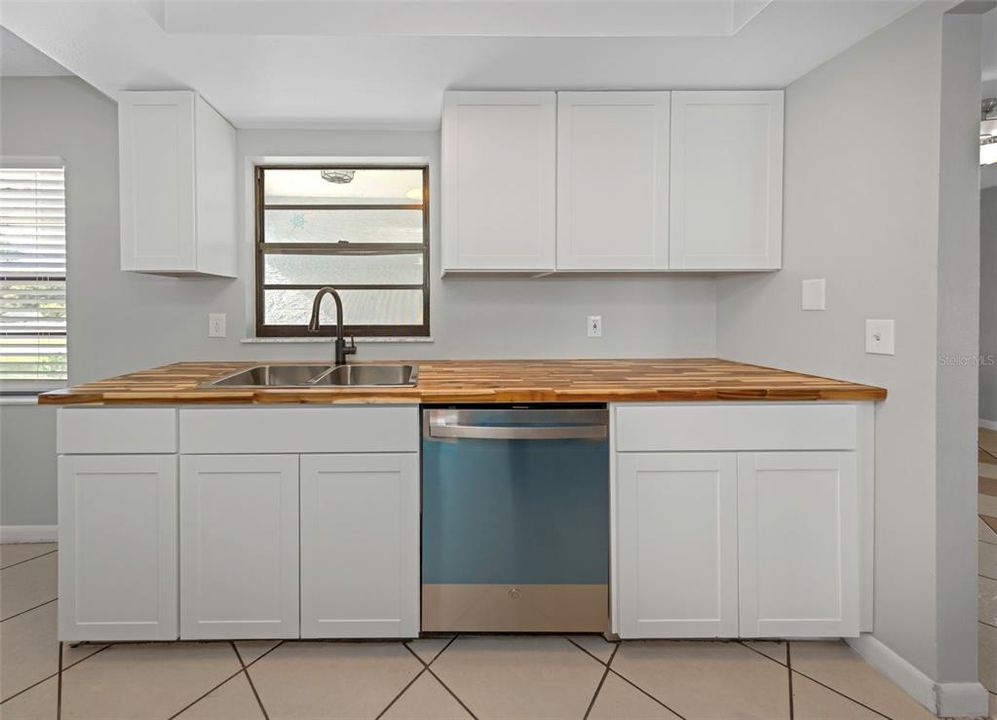 Activo con contrato: $270,000 (3 camas, 2 baños, 1272 Pies cuadrados)