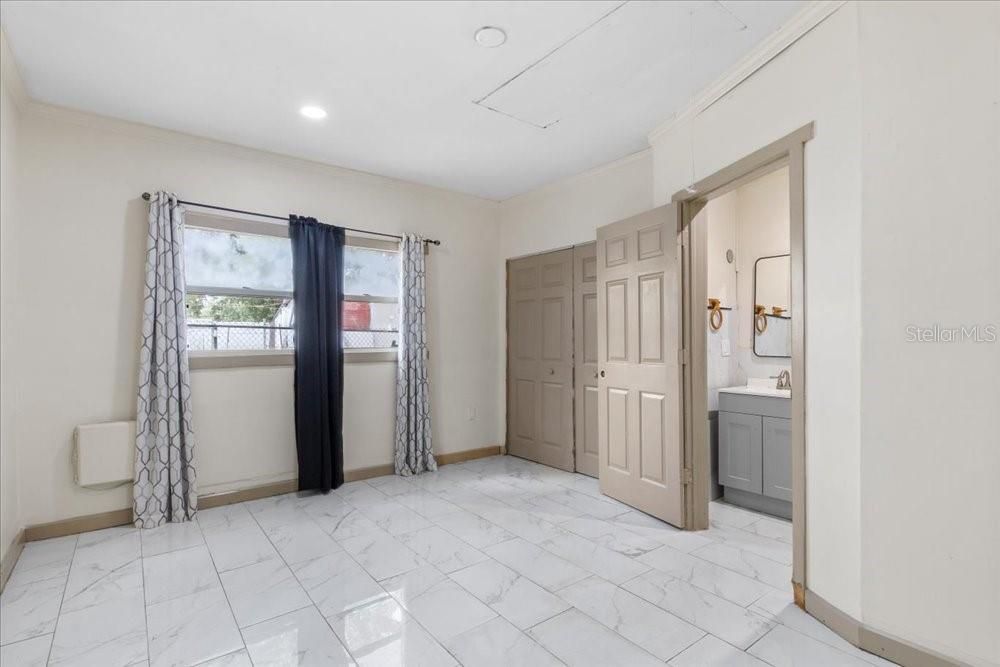 En Venta: $389,900 (5 camas, 4 baños, 2159 Pies cuadrados)