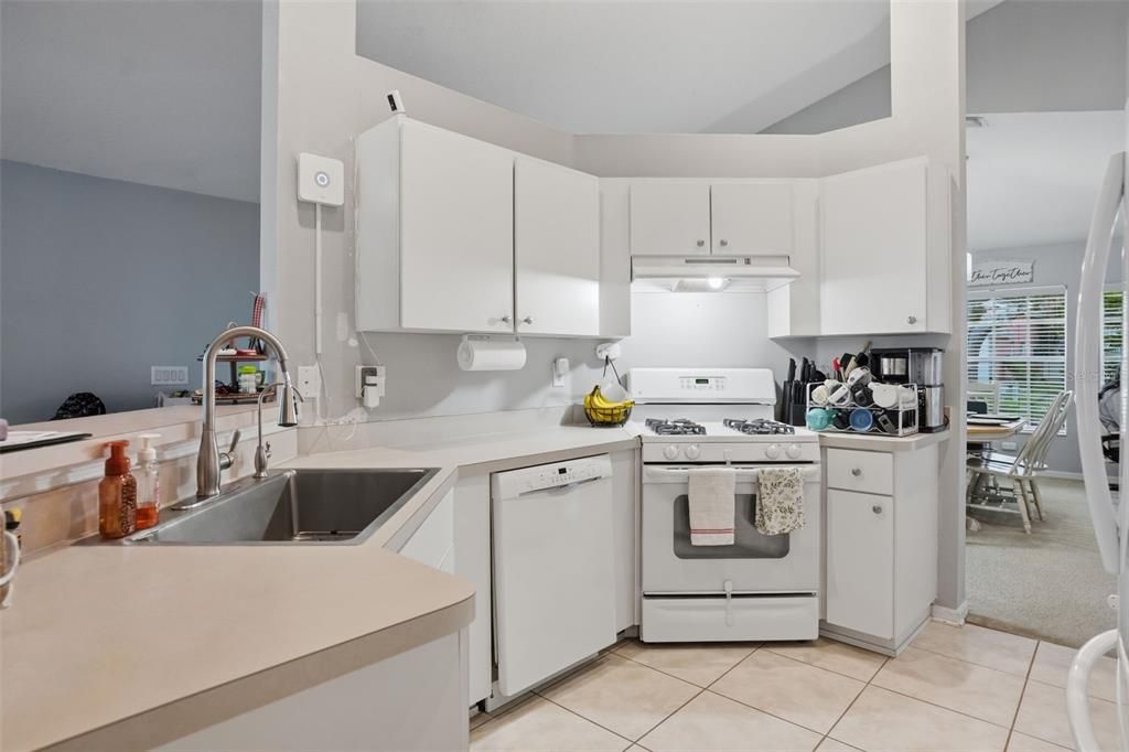 Activo con contrato: $304,900 (3 camas, 2 baños, 1651 Pies cuadrados)