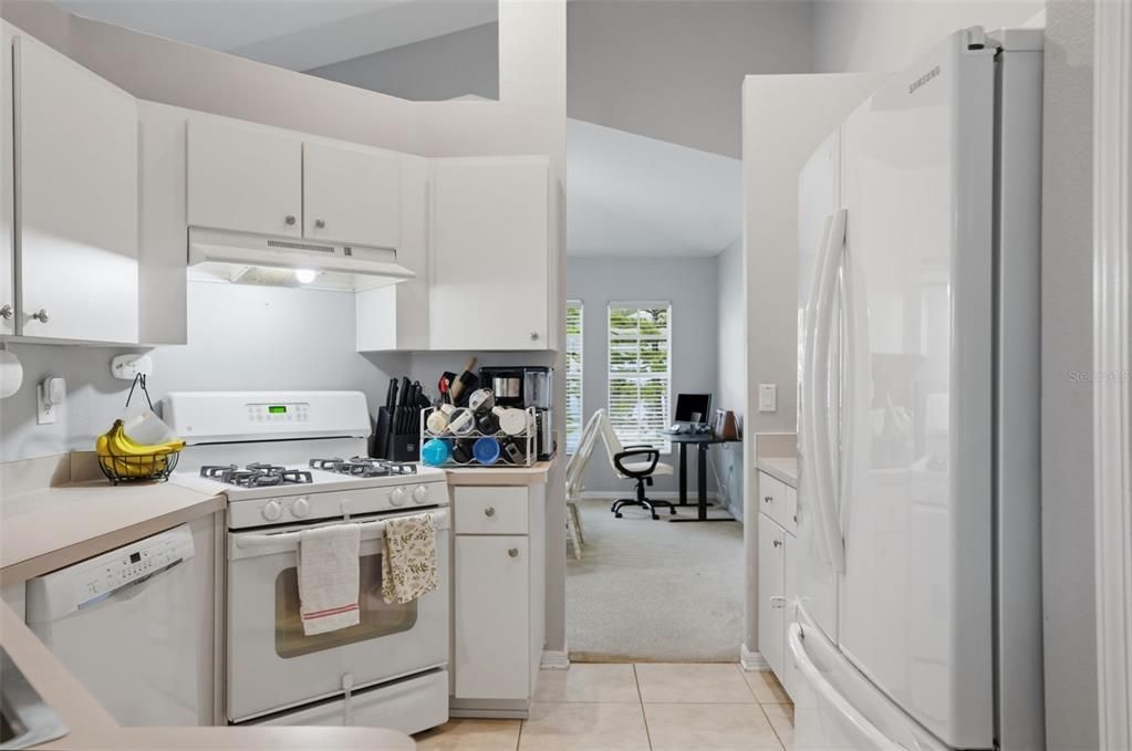 Activo con contrato: $304,900 (3 camas, 2 baños, 1651 Pies cuadrados)