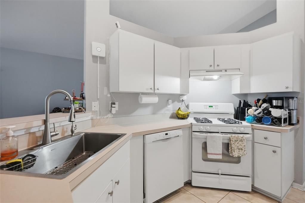 Activo con contrato: $304,900 (3 camas, 2 baños, 1651 Pies cuadrados)