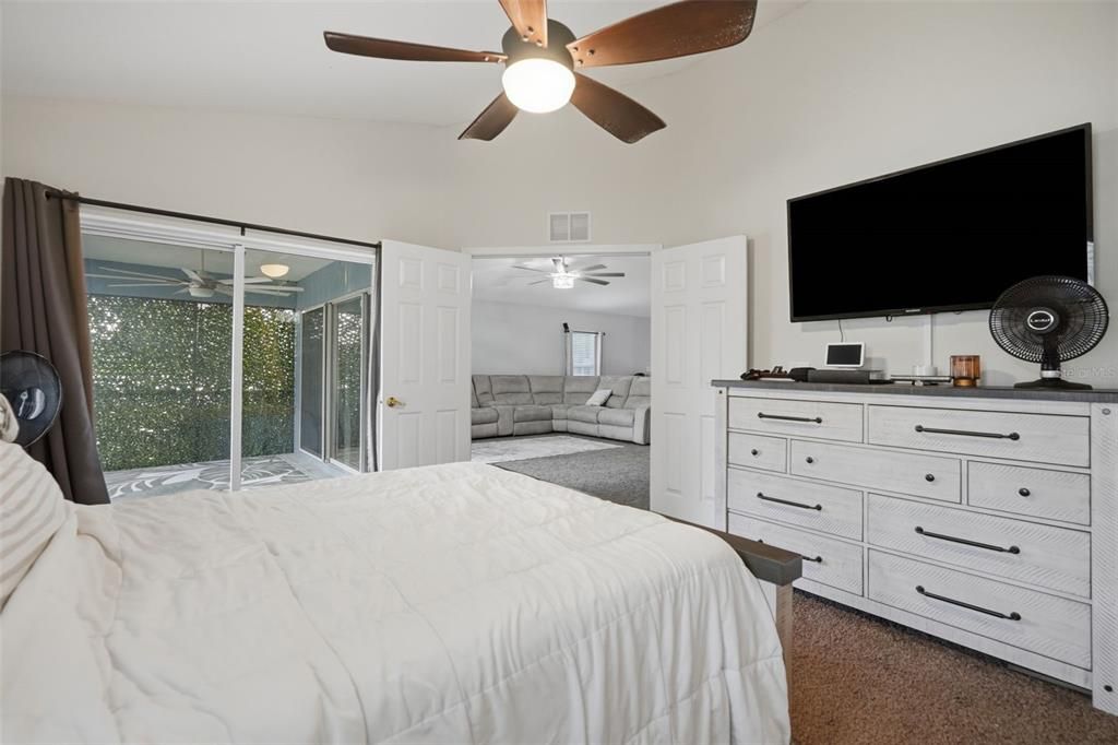 Activo con contrato: $304,900 (3 camas, 2 baños, 1651 Pies cuadrados)