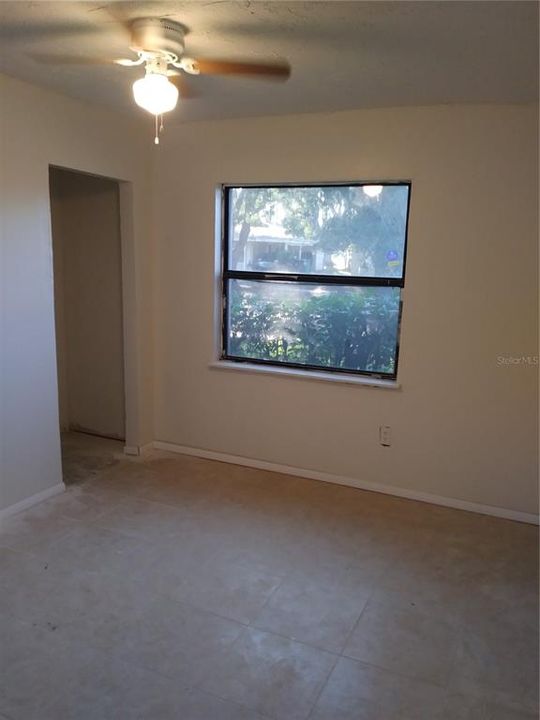 В аренду: $1,600 (3 спален, 1 ванн, 1250 Квадратных фут)