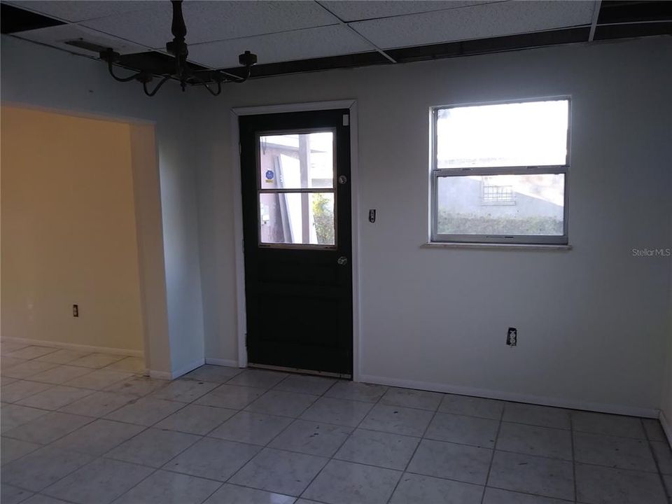 В аренду: $1,600 (3 спален, 1 ванн, 1250 Квадратных фут)