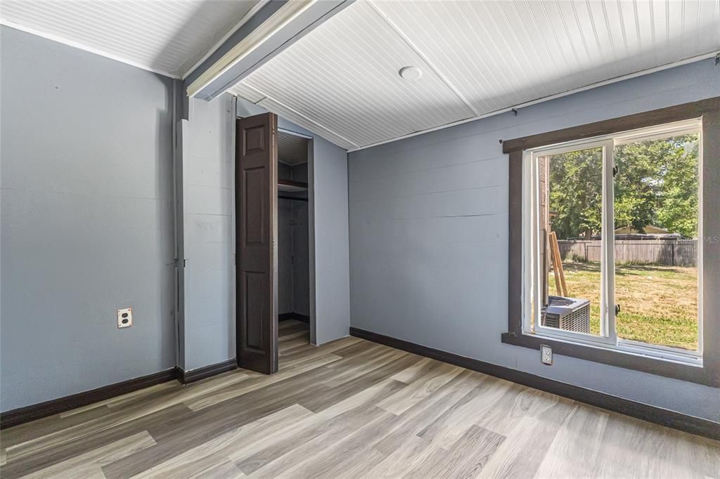 En Venta: $389,900 (6 camas, 0 baños, 930 Pies cuadrados)