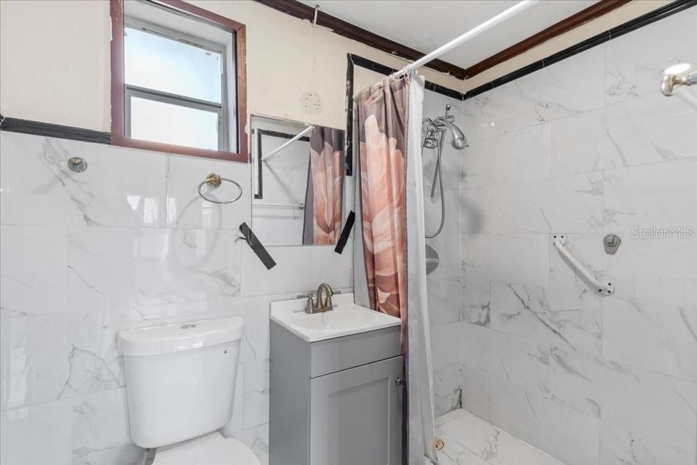 En Venta: $389,900 (6 camas, 0 baños, 930 Pies cuadrados)