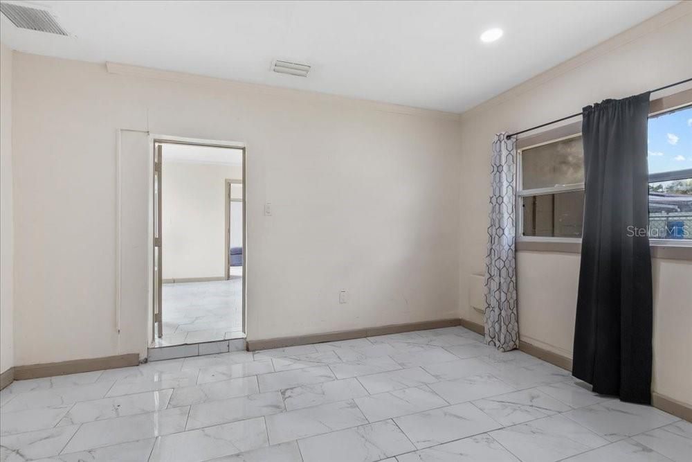 En Venta: $389,900 (6 camas, 0 baños, 930 Pies cuadrados)