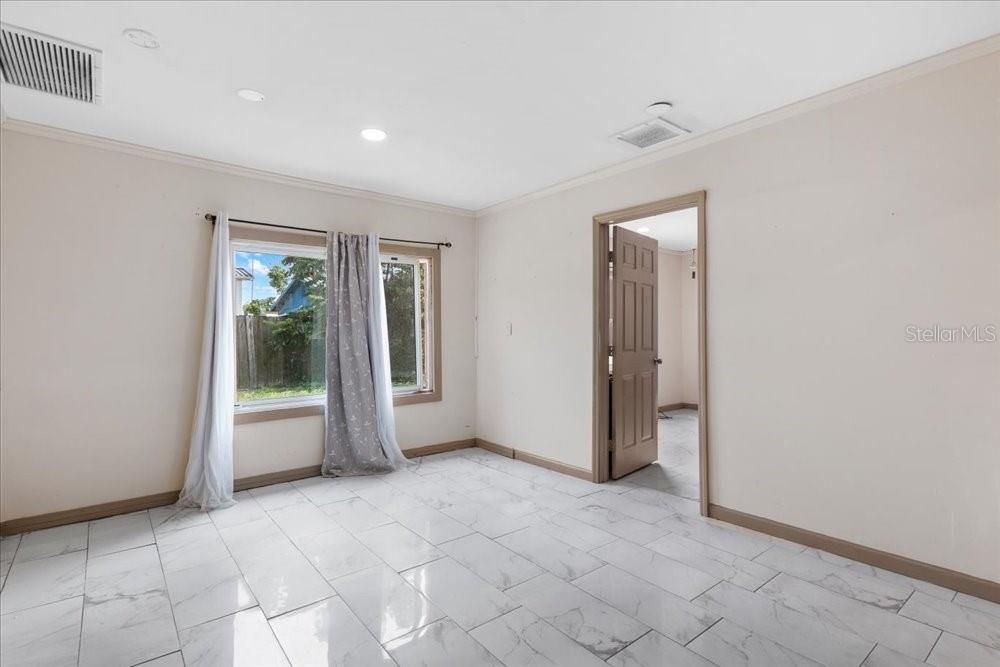 En Venta: $389,900 (6 camas, 0 baños, 930 Pies cuadrados)