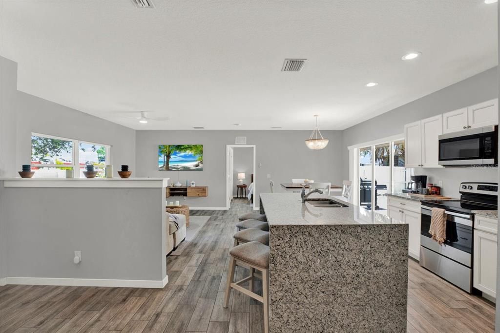 For Sale: $499,000 (3 beds, 3 baths, 1490 Square Feet)