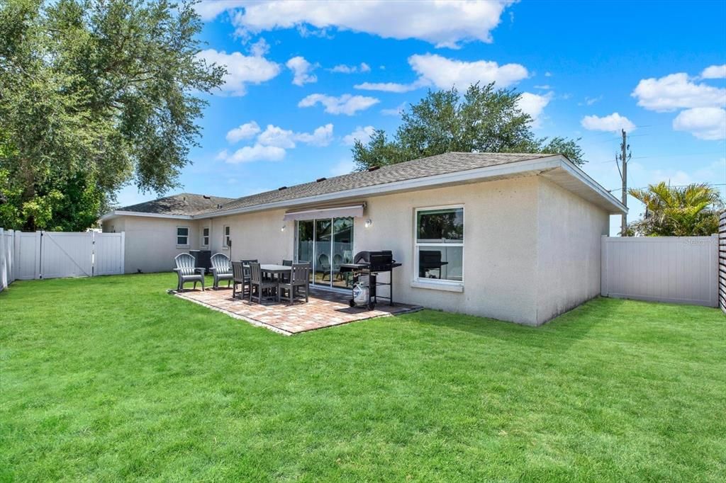 For Sale: $499,000 (3 beds, 3 baths, 1490 Square Feet)