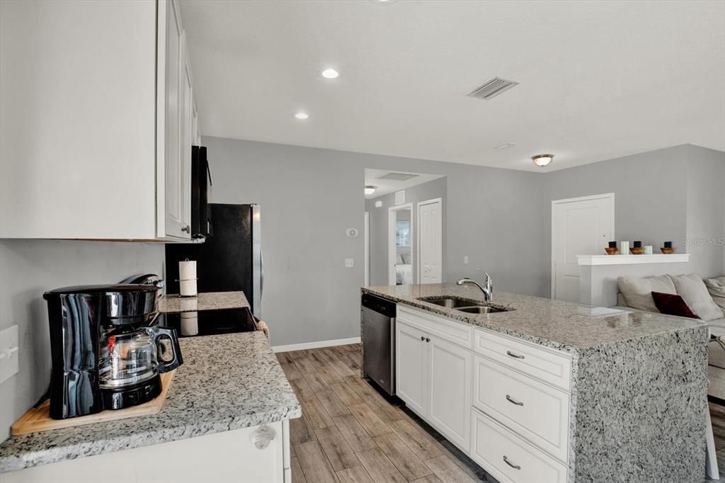 For Sale: $499,000 (3 beds, 3 baths, 1490 Square Feet)