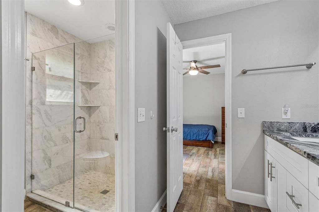 En Venta: $589,000 (4 camas, 3 baños, 2521 Pies cuadrados)