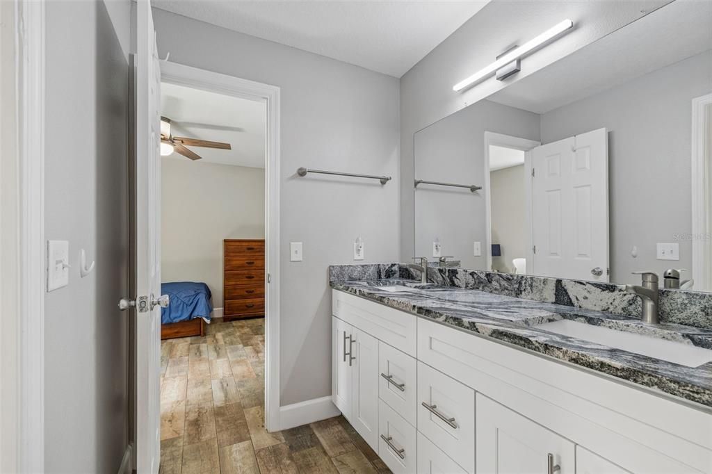 En Venta: $589,000 (4 camas, 3 baños, 2521 Pies cuadrados)