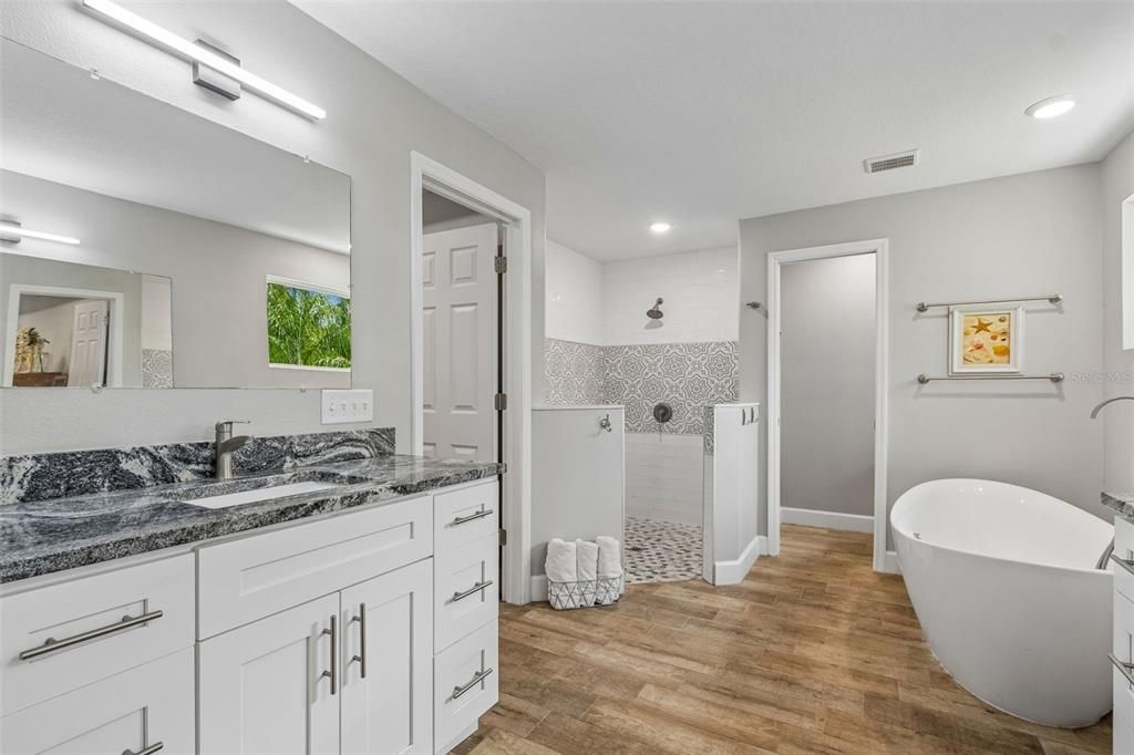 En Venta: $589,000 (4 camas, 3 baños, 2521 Pies cuadrados)