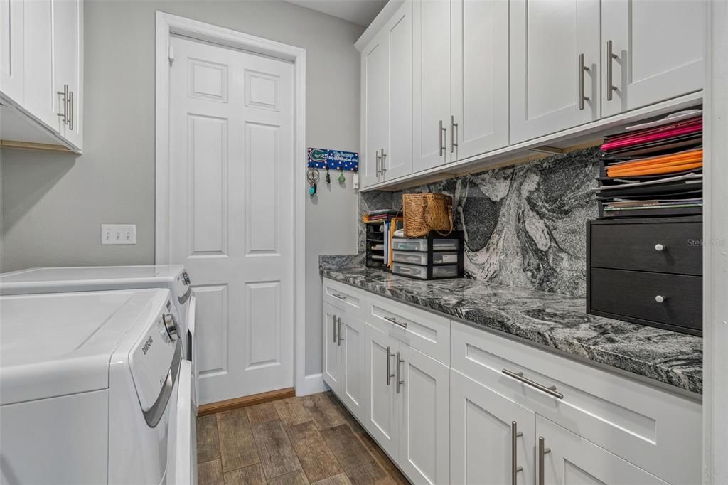 En Venta: $589,000 (4 camas, 3 baños, 2521 Pies cuadrados)