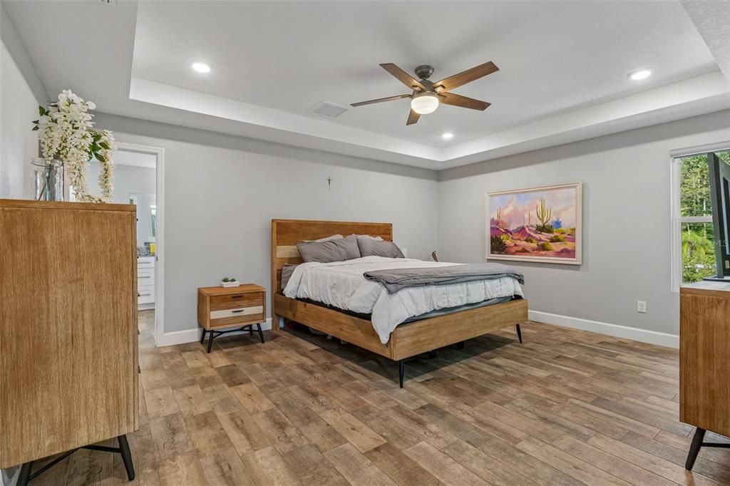 En Venta: $589,000 (4 camas, 3 baños, 2521 Pies cuadrados)