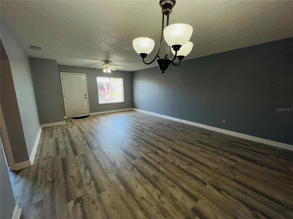 В аренду: $1,700 (3 спален, 2 ванн, 1073 Квадратных фут)