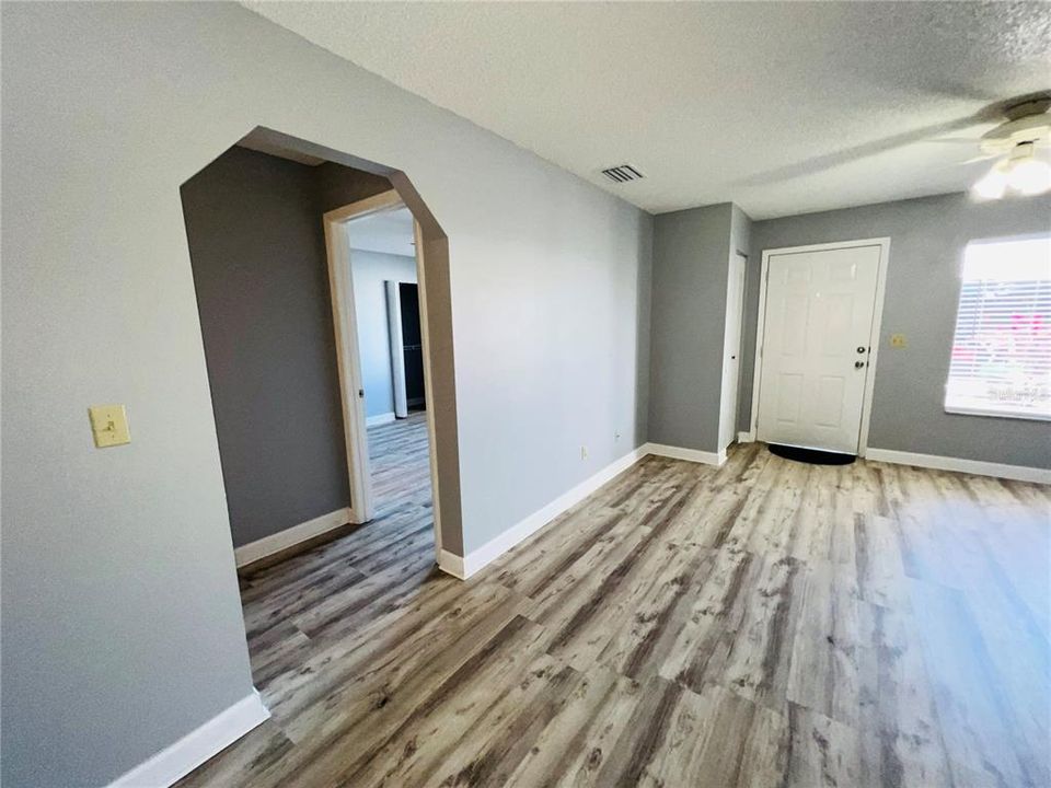 В аренду: $1,700 (3 спален, 2 ванн, 1073 Квадратных фут)