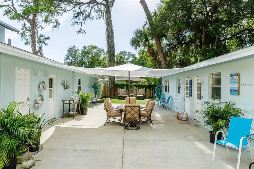 For Rent: $2,250 (2 beds, 1 baths, 950 Square Feet)