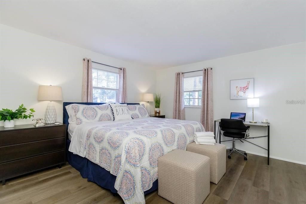 For Rent: $2,250 (2 beds, 1 baths, 950 Square Feet)
