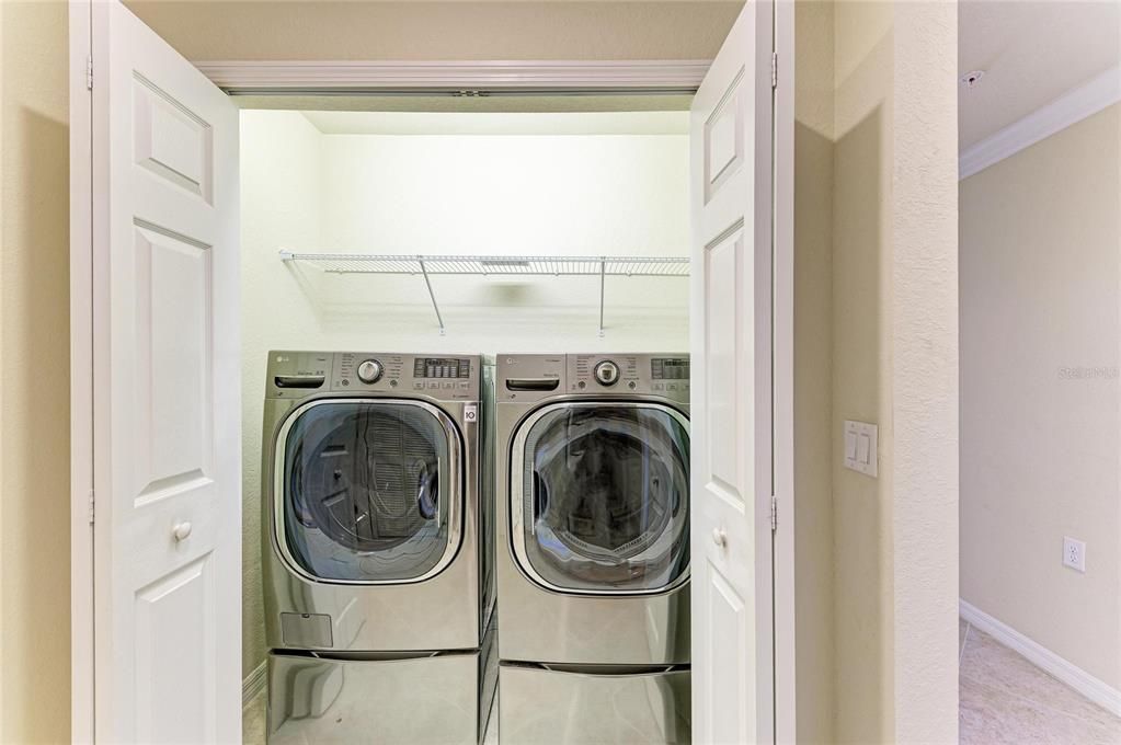 For Sale: $326,900 (2 beds, 2 baths, 1561 Square Feet)