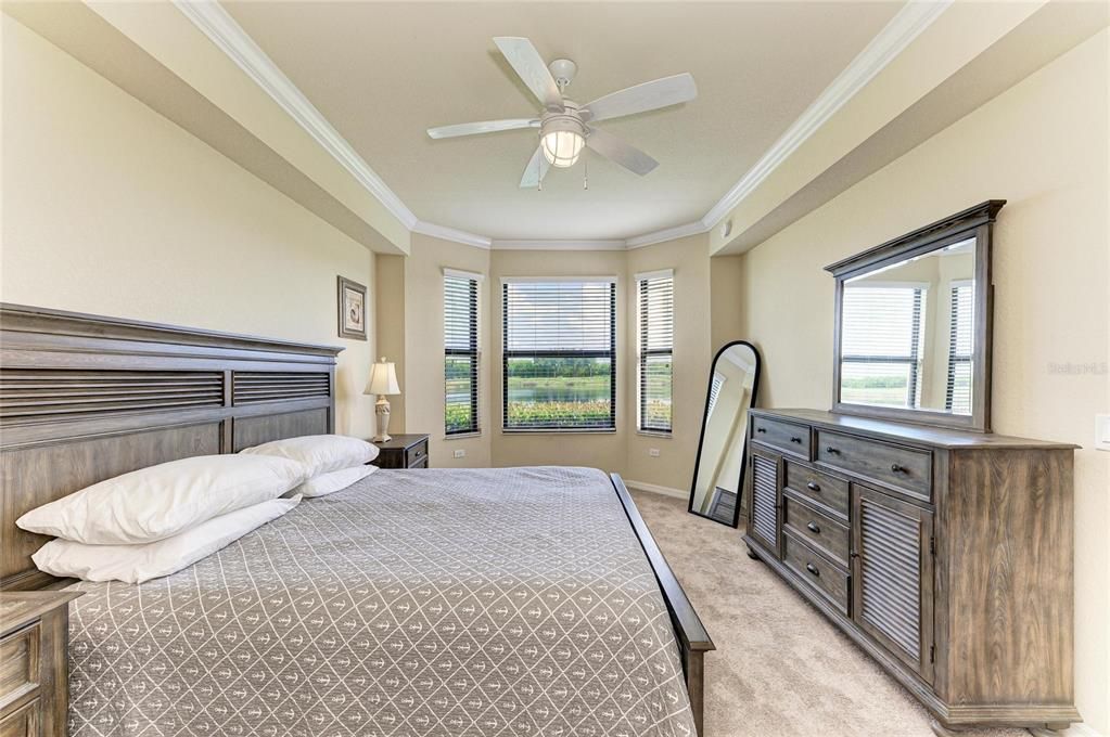 For Sale: $326,900 (2 beds, 2 baths, 1561 Square Feet)