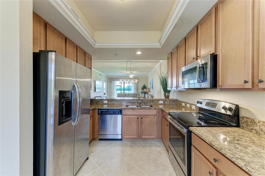 For Sale: $326,900 (2 beds, 2 baths, 1561 Square Feet)