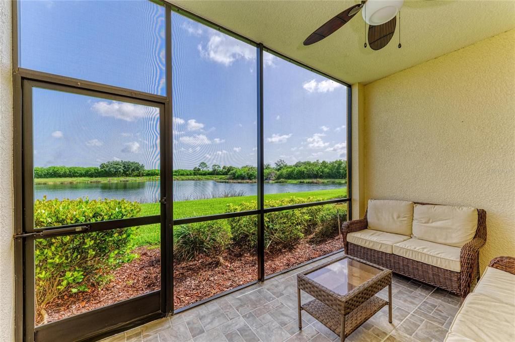 For Sale: $326,900 (2 beds, 2 baths, 1561 Square Feet)