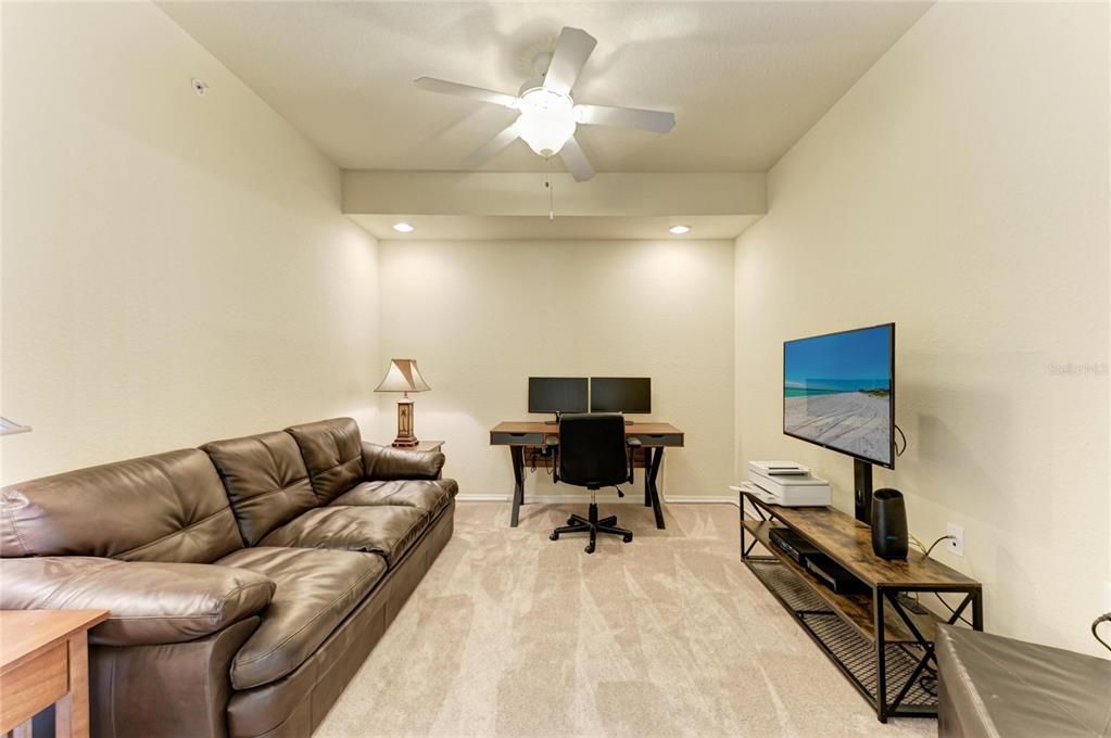 For Sale: $326,900 (2 beds, 2 baths, 1561 Square Feet)