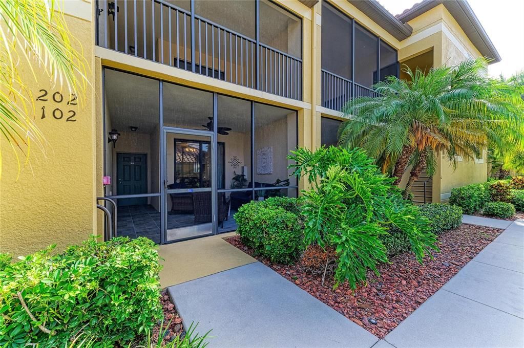 For Sale: $326,900 (2 beds, 2 baths, 1561 Square Feet)