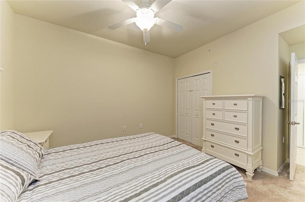 For Sale: $326,900 (2 beds, 2 baths, 1561 Square Feet)