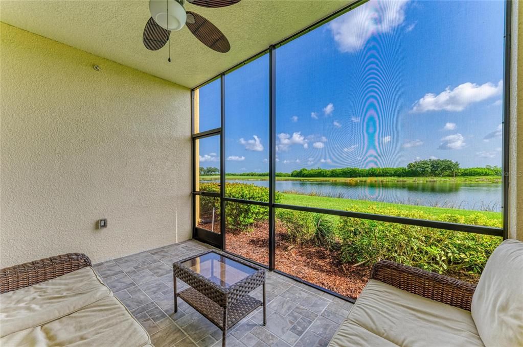 For Sale: $326,900 (2 beds, 2 baths, 1561 Square Feet)