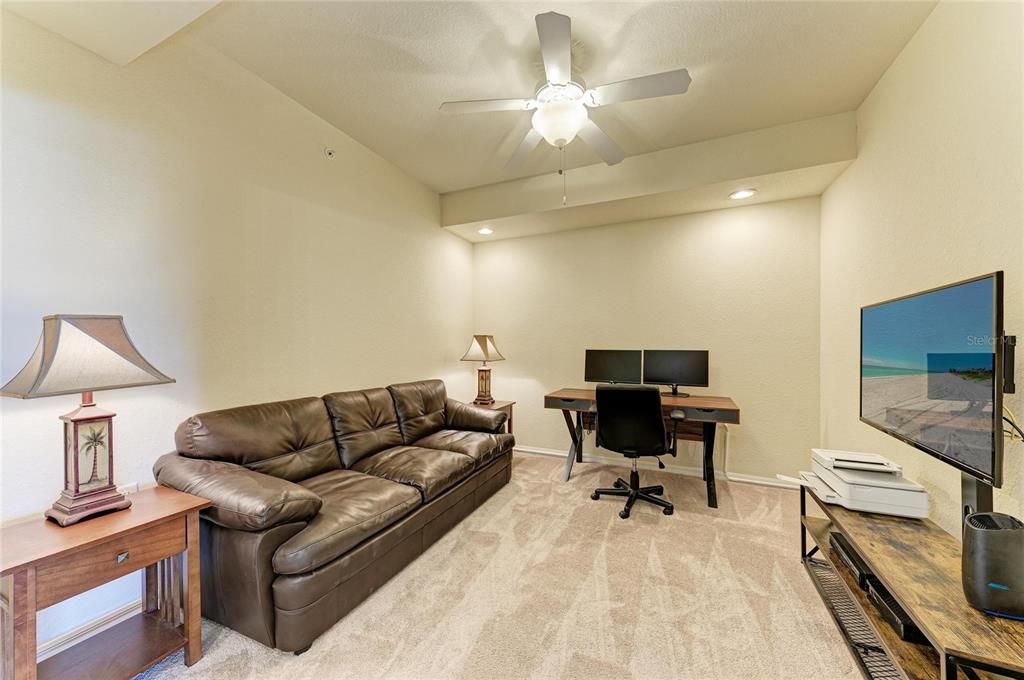 For Sale: $326,900 (2 beds, 2 baths, 1561 Square Feet)