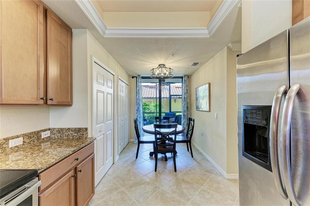 For Sale: $326,900 (2 beds, 2 baths, 1561 Square Feet)